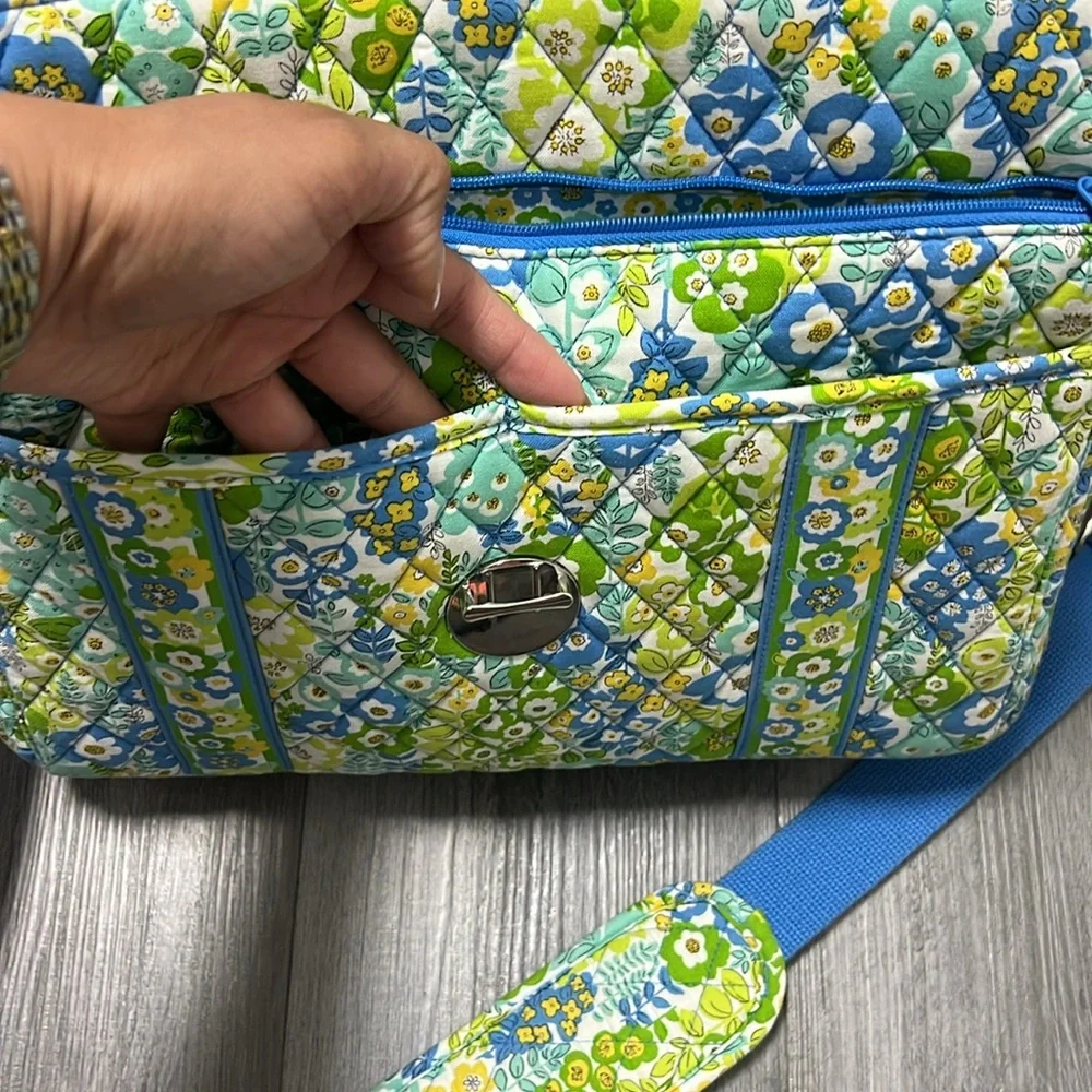 Vera Bradley English Meadow Women’s laptop bag.